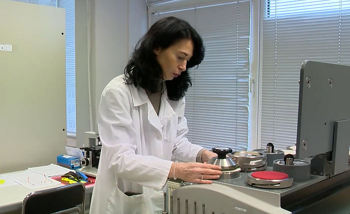 FTMC mokslininkai sukūrė savaime suyrantį audinį: kuriant audinius bendradarbiauja ir dizaineriai