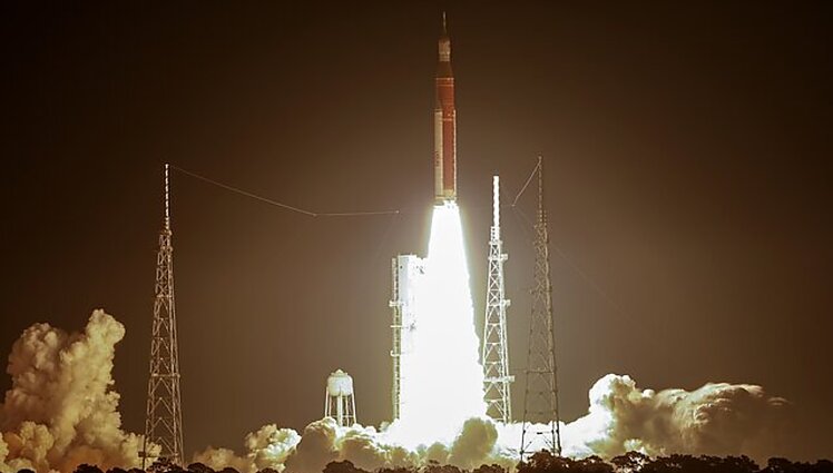 Istorinis momentas: po 50 metų pertraukos sėkmingai pakilo galingiausia raketa į Mėnulį