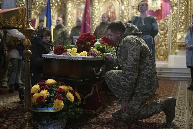 Žinios. Ukrainos prokuroras paskelbė, kad nuo invazijos pradžios dėl Rusijos smūgių žuvo mažiausiai 437 vaikai