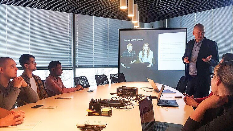 „Verslų siekis – kuo pigesnė darbo jėga“: rinkos ekspertai siūlo leisti Lietuvos verslams laisvai samdyti užsieniečius