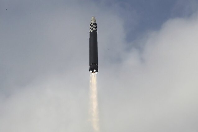 Lenkija ir NATO sutaria, kad dviejų vyrų gyvybes nusinešusi raketa – Rusijos atsakomybė