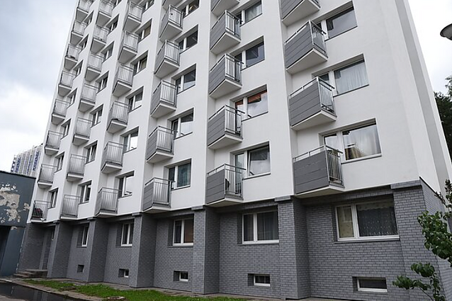 Žinios. Dalis studentų vis dar laukia eilėje, kad gautų vietą bendrabutyje