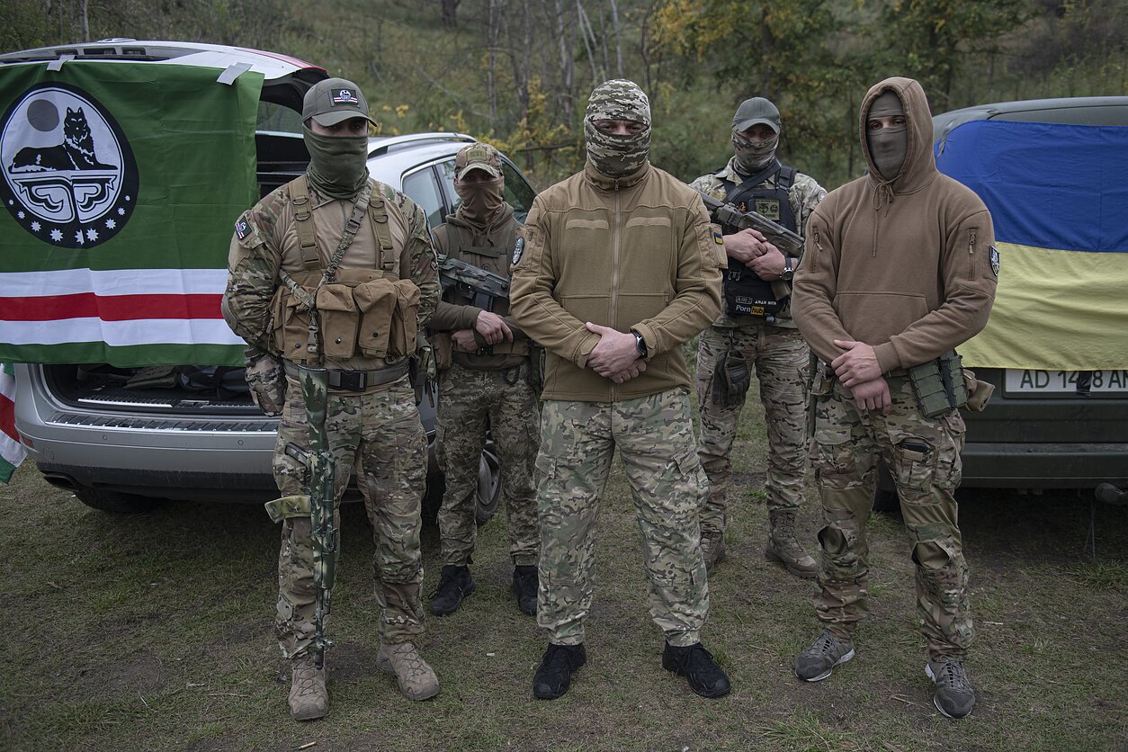 Prie Ukrainos kariuomenės prisijungę čečėnų savanoriai