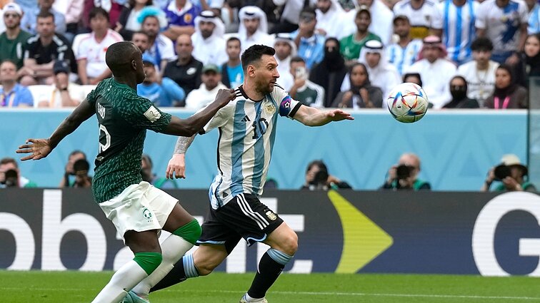 Pasaulio futbolo čempionatas per LRT. Dviprasmiškas baudinys ir nuošalių gausa: Saudo Arabijai kol kas pavyko nustebinti Argentiną