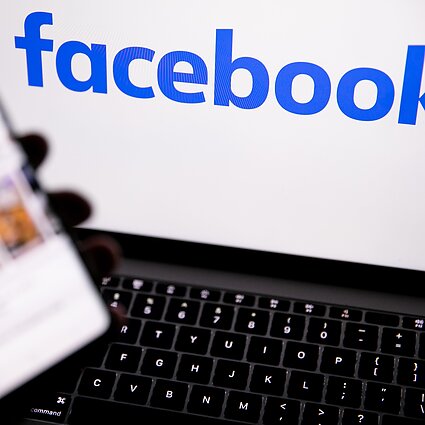 LRT Aktualijų studija. Ar „Facebook“ politika blokuoti antirusiškus įrašus turi būti pakeista?