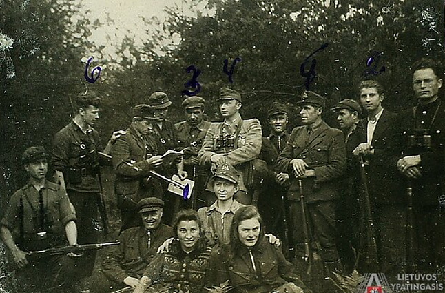 Anušausko teigimu, rasti partizanų vado Vitkaus-Kazimieraičio palaikai, Tyrimų centras to dar nepatvirtino