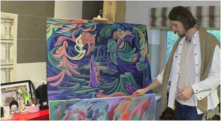 Darbą biure Rolandas iškeitė į dažus ir teptuką: su kiekvienu kūriniu ieškau išsilaisvinimo