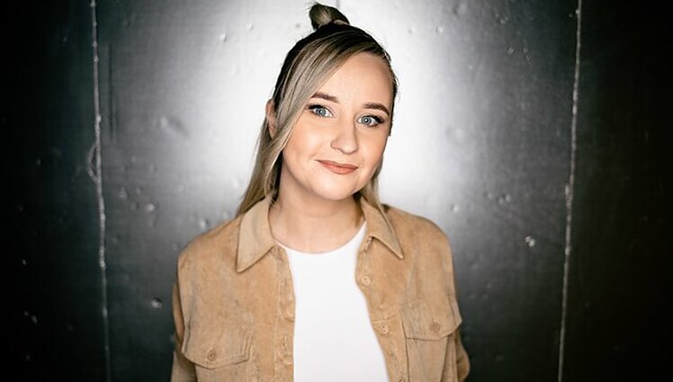 Apie pokalbius su artimu: Rūta Loop pristato naują dainą, gimusią kūrybinėje stovykloje