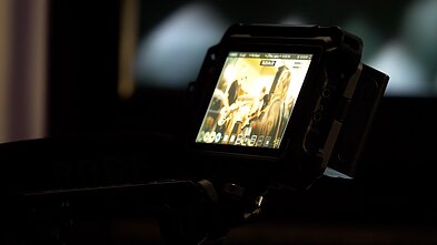 Šiauliai virto didžiule kino studija. Mieste filmuojamos „Pietinia kronikas“ pagal Rimanto Kmitos romaną. Šiauliai virto didžiule kino studija. Mieste filmuojamos „Pietinia kronikas“ pagal Rimanto Kmitos romaną.