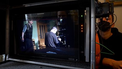 Šiauliai virto didžiule kino studija. Mieste filmuojamos „Pietinia kronikas“ pagal Rimanto Kmitos romaną. Šiauliai virto didžiule kino studija. Mieste filmuojamos „Pietinia kronikas“ pagal Rimanto Kmitos romaną.