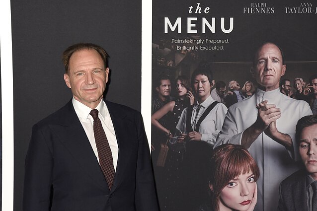 Pagrindinio vaidmens atlikėjas Ralphas Fiennes`as vienoje iš filmo „Meniu“ premjerų