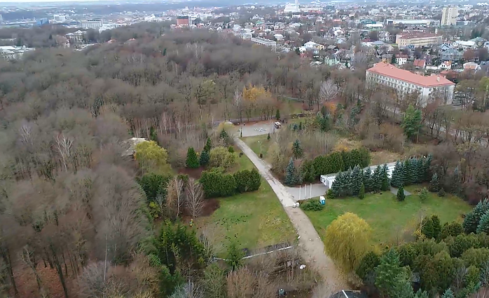 Kas turi raktus nuo Ąžuolyno?