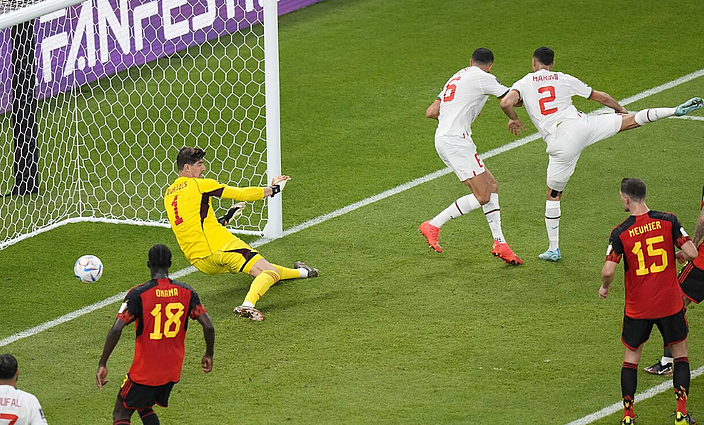 Marokas deda tašką šiose rungtynėse su Belgija: kamuolį į Courtois vartus siunčia Aboukhlalas