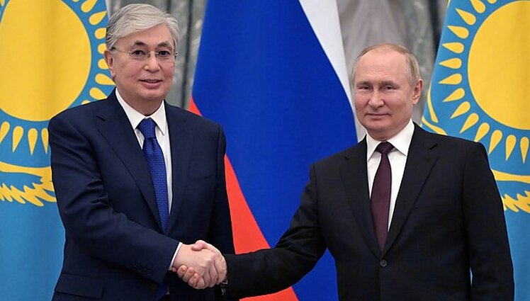 Žinios. Putinas Maskvoje susitiko su prieš savaitę perrinktu Kazachstano prezidentu