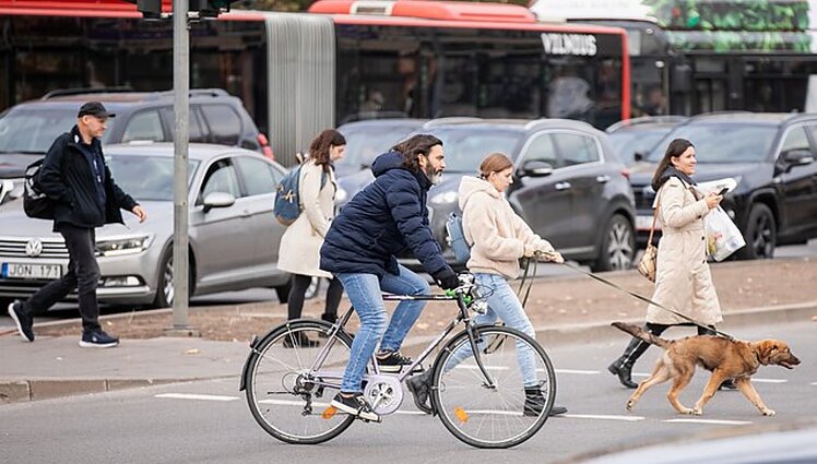 Ekonomistė: gyventojai infliacijos augimo tempo sulėtėjimus galimai pajaus tik kitais metais