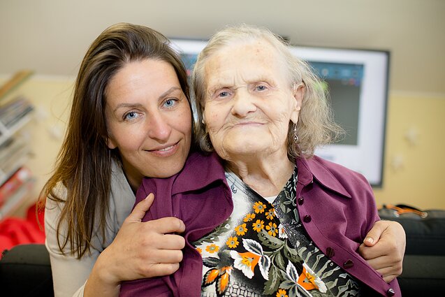 Gita Mickevičiūtė su centro lankytoja Gita Mickevičiūtė su centro lankytoja