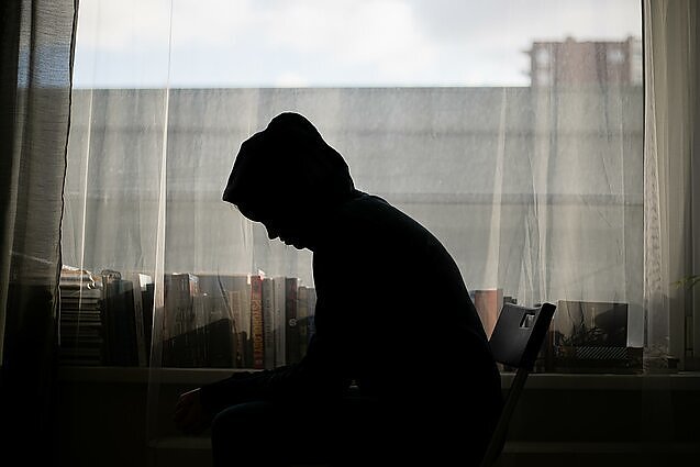 Priklausomybės ligų reabilitacijos sistemos spragos: dalis įstaigų pažeidžiamus asmenis išnaudoja darbui