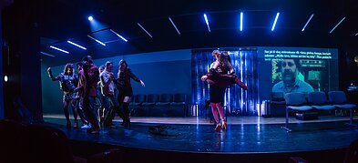 Spektaklis „Tinder dates“ (rež. Gabrielė Tuminaitė, Stas Žyrkov (Ukraina) ir Kirilas Glušajevas)