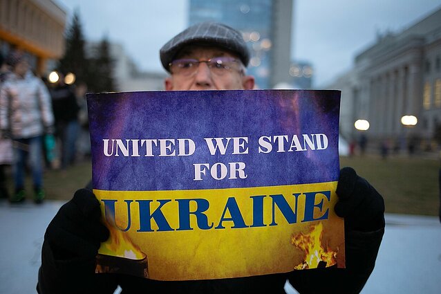 Tyrimas: Baltijos šalyse daugiausiai Ukrainai aukoja lietuviai