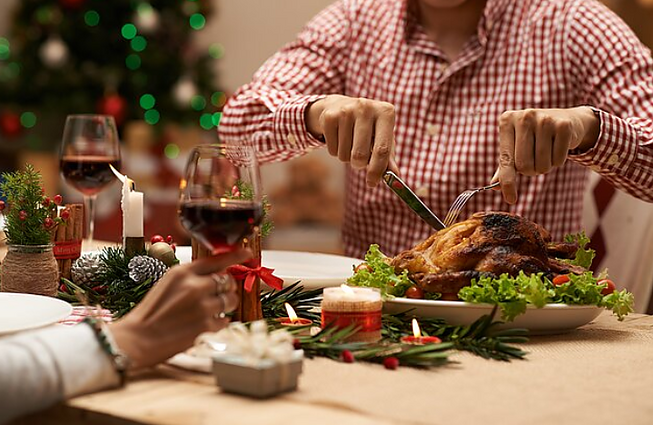 Virtuvės šefas apie kalėdinį stalą: maistą šventėms reikėtų pirkti apgalvotai