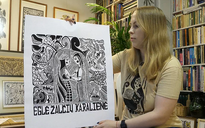 Tradicijos atgyja šiuolaikiniame kontekste: uteniškė Adelė kuria lino raižinius