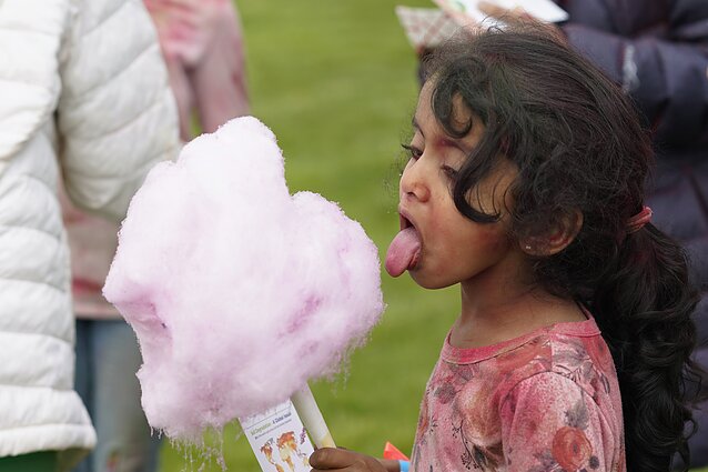 Ryto klausimas. Kokia profesija sieja du cukraus vatos gaminimo aparatų išradėjus?