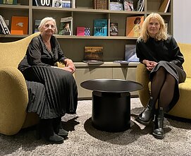 ELB įkūrėja (kairėje) Milda Marija Trinskytė ir dabartinė vedlė Rita Kuzminienė ELB įkūrėja (kairėje) Milda Marija Trinskytė ir dabartinė vedlė Rita Kuzminienė