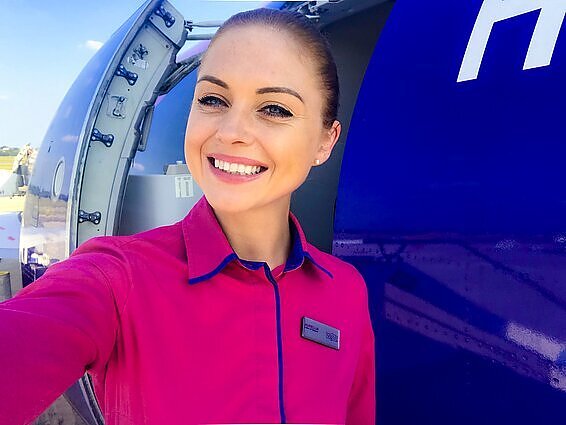 Skrydžių palydovė Aurelija apie išvaizdos standartus: atėjęs ne pagal „protokolą“ gali būti ir neįleistas