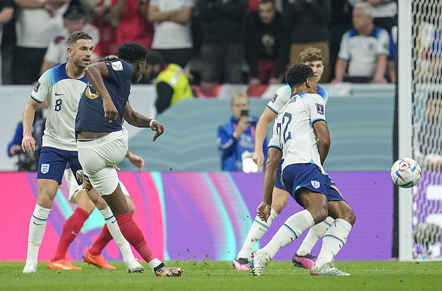 FIFA pasaulio futbolo čempionatas. Lygiavertė prancūzų ir anglų kova: įvartis pirmame kėlinyje – ne paskutinis