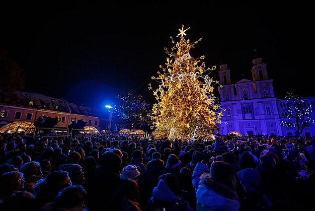 Išlaidos Kalėdoms: kiek kainavo skirtingų miestų šventiniai miesteliai ir eglės?