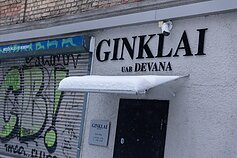 Incidentas ginklų parduotuvėje Vilniuje: apžiūrėdamas ginklą žuvo vyras