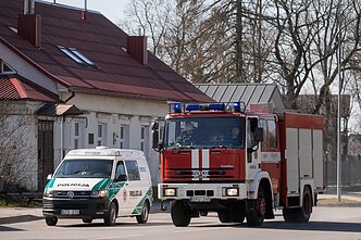 Policija ir ugniagesiai gelbėtojai