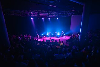 Roko Yan koncerto akimirka