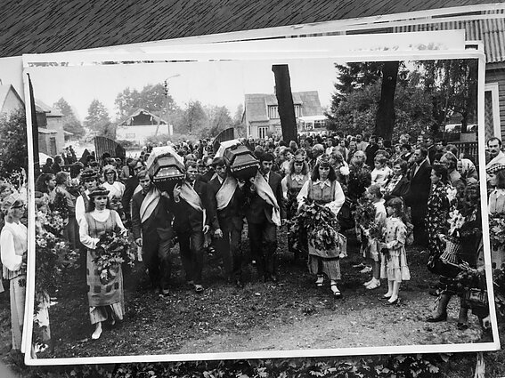 The burial ceremony in 1989 The burial ceremony in 1989