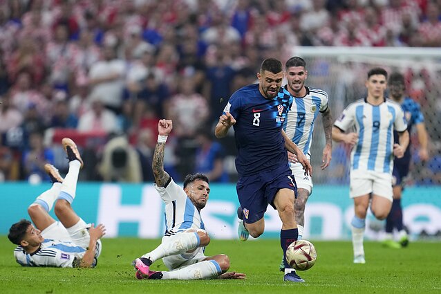 FIFA pasaulio futbolo čempionatas. Gražiausi pirmo kėlinio epizodai rungtynėse tarp Argentinos ir Kroatijos