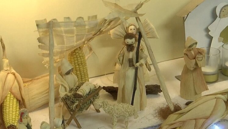 Kalėdų stebuklo dvasia poros namuose tvyro visus metus – eksponuoja sukauptą prakartėlių kolekciją