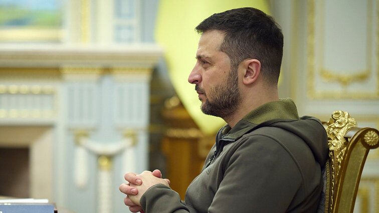 Žinios. Zelenskis apie siūlymus leisti rusams Paryžiaus olimpiadoje varžytis su neutralia vėliava: visos jų vėliavos suteptos krauju