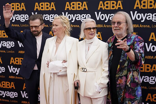 Ryto klausimas. Su kokia daina „ABBA“ laimėjo „Euroviziją“ 1974 m.?