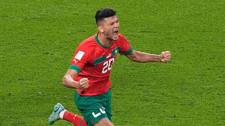 Marokui prireikė kelių minučių išlyginti rezultatą: smūgiu galva kamuolį į vartus pasiunčia Achrafas Dari
