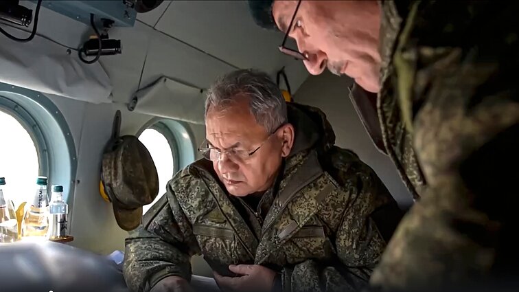 Žinios. JK žvalgyba: rusų kovinė dvasia ir toliau smunka dėl prasto aprūpinimo ir didelio žuvusiųjų skaičiaus