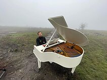 Pianistas Darius Mažintas Iziume
