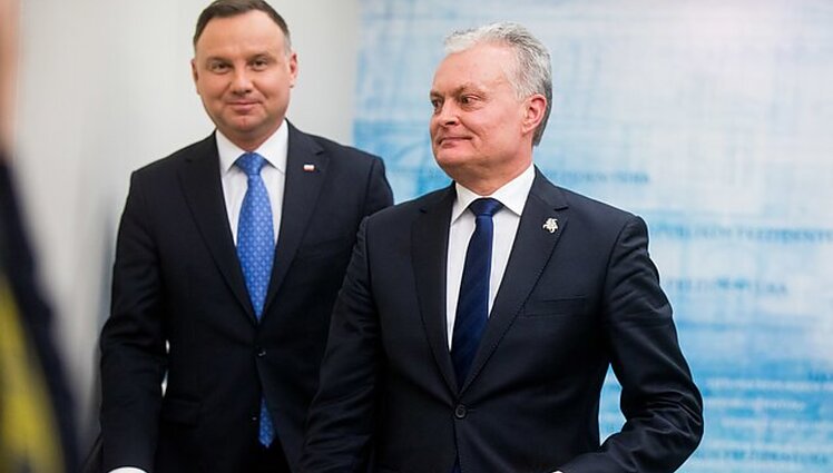Svarbi valanda. Prastos oro sąlygos sutrukdė Lenkijos prezidentui atvykti į Lietuvą