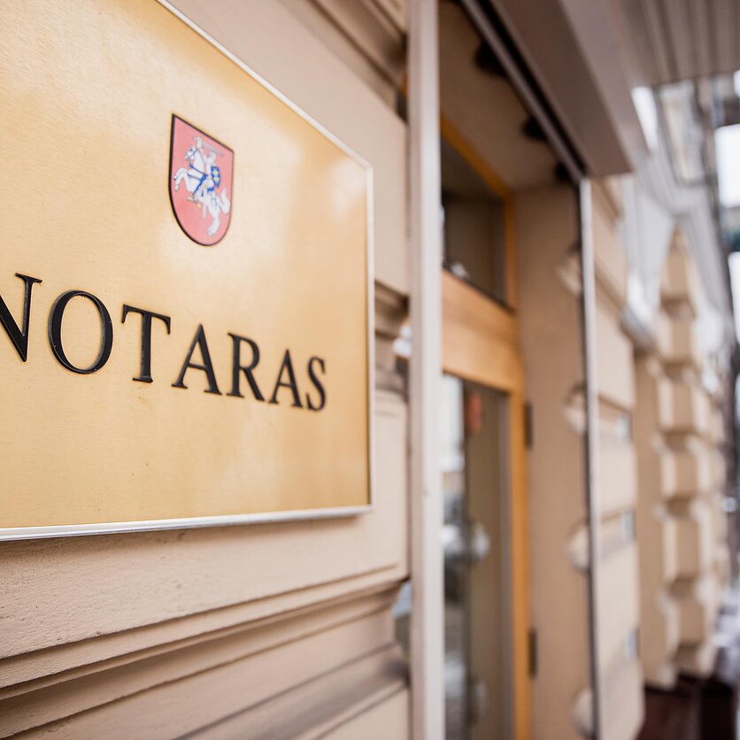 J. Stacevičiaus / LRT nuotr., Radijo byla. Kitų metų pokyčiai: santuoką galės nutraukti notaras, o turintiems nepilnamečių vaikų parduodant ar įkeičiant būstą nereikės teismo leidimo. Sukčių vilionės autoskelbimuose