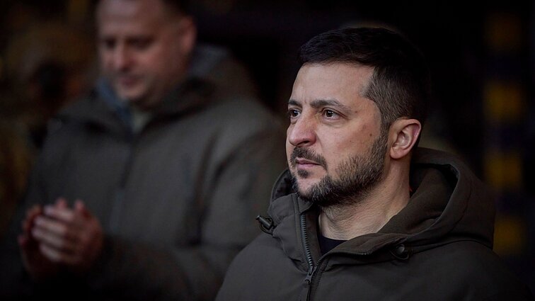 Žinios. Zelenskis pirmą kartą nuo karo pradžios išvyksta iš Ukrainos – lankysis Vašingtone
