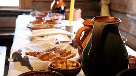 Lietuvos liaudies buities muziejaus darbuotojai pasakoja apie šv. Kūčių tradicijas
