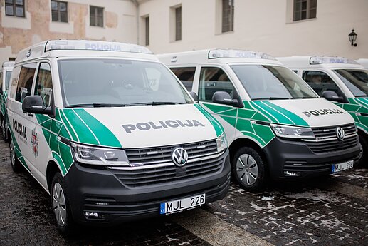 Nauji policijos tarnybiniai automobiliai