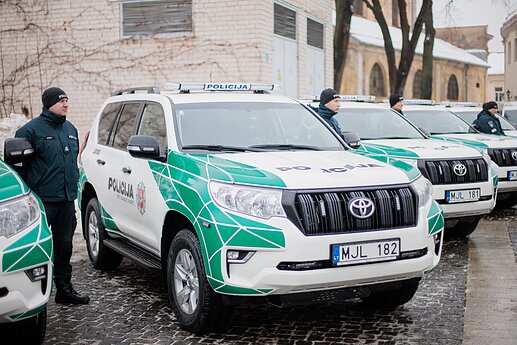 Nauji policijos tarnybiniai automobiliai