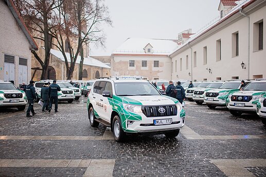 Nauji policijos tarnybiniai automobiliai