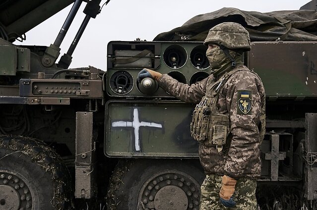 Žinios. Ukrainos užsienio reikalų ministras: Kyjivas vasarį nori surengti taikos konferenciją