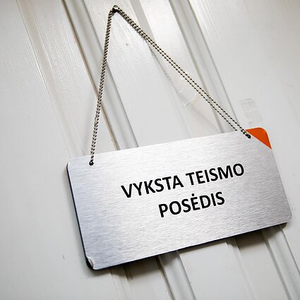 60 minučių. Teismas leido suimti sunkiu dvimetės sužalojimu įtariamą motiną ir jos draugą